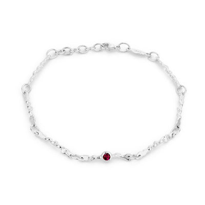 Silfurarmband með rúbín