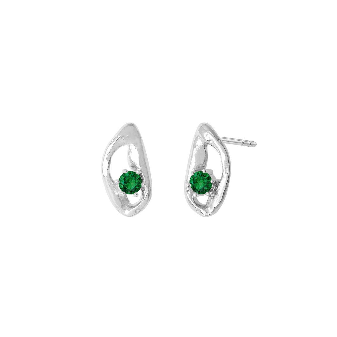 Silfureyrnalokkar með emerald steinum