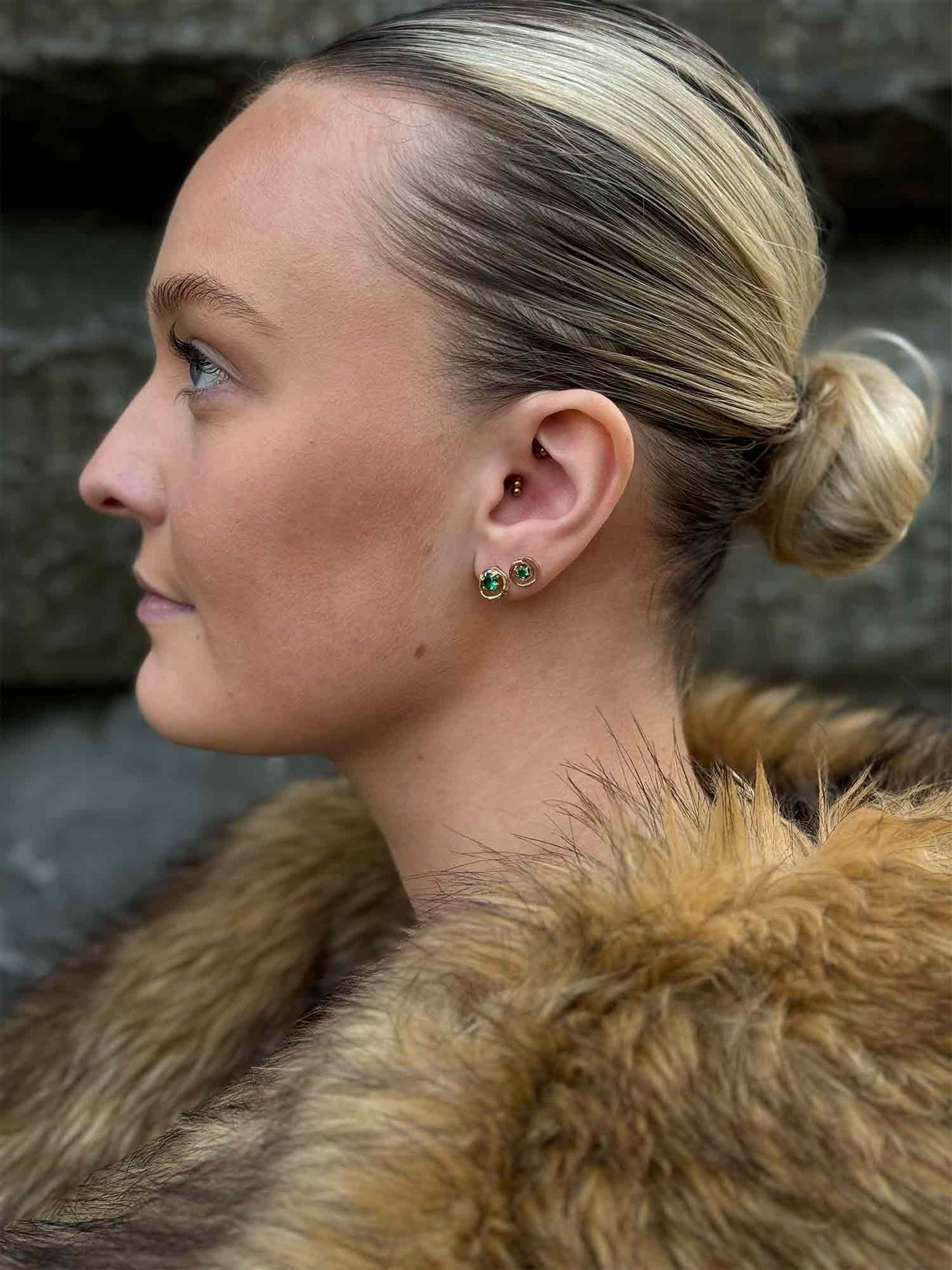 Gulleyrnalokkar með emerald