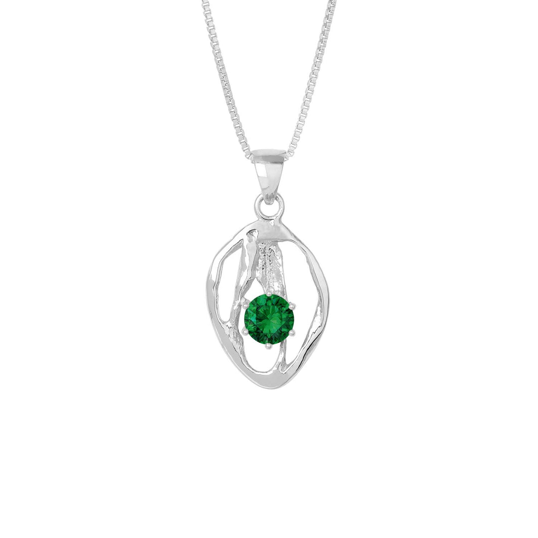 Silfurhálsmen með emerald steini