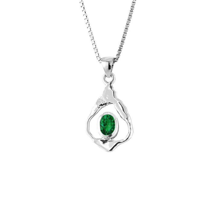 Silfurhálsmen með emerald