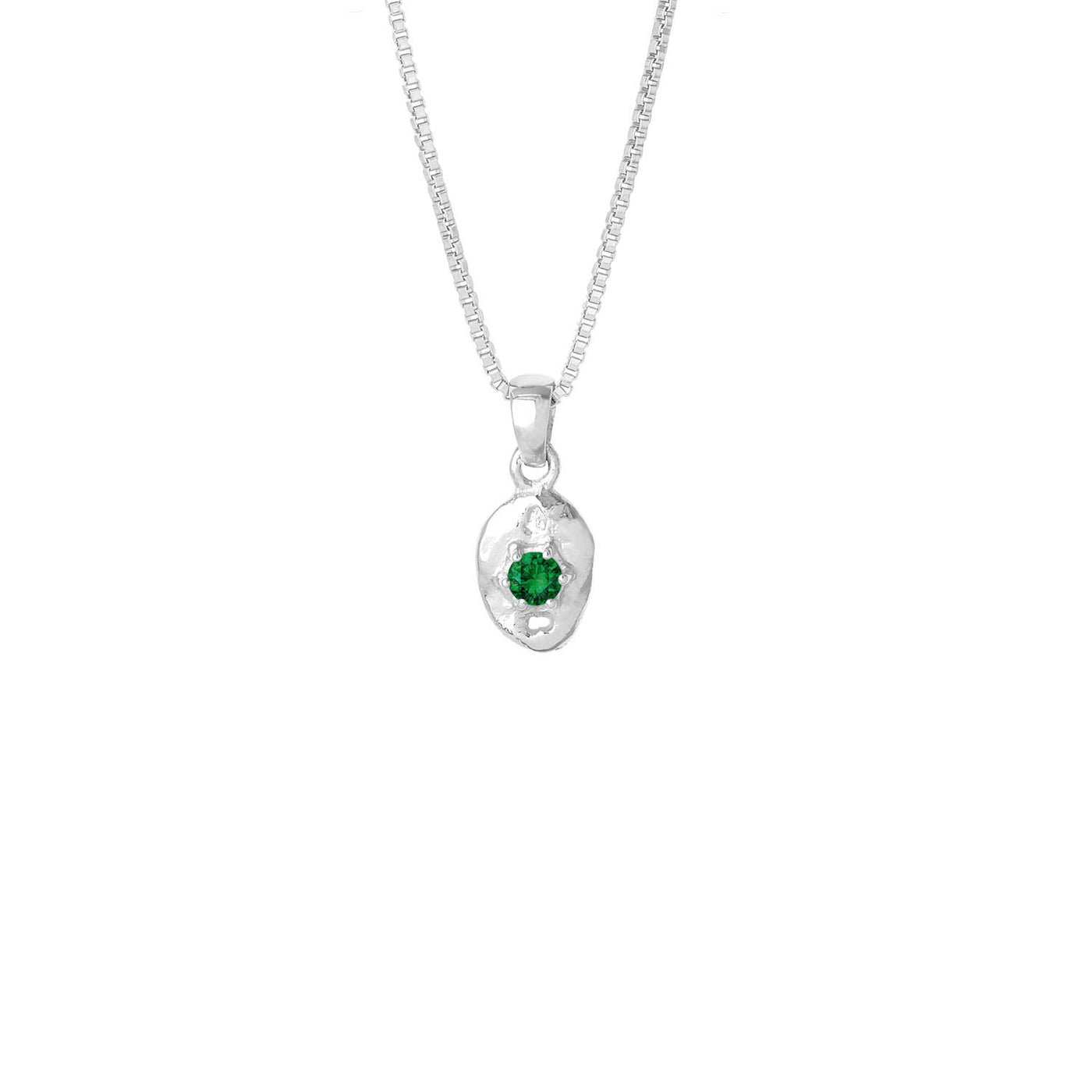 Silfurhálsmen með emerald steini