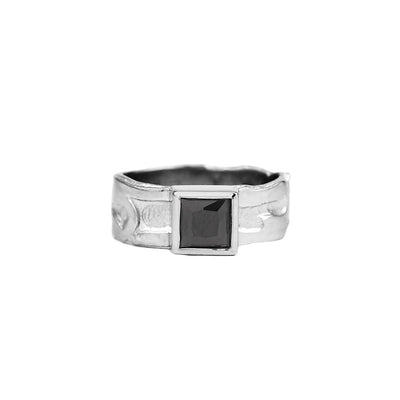 Silfurhringur með svörtum zirconia